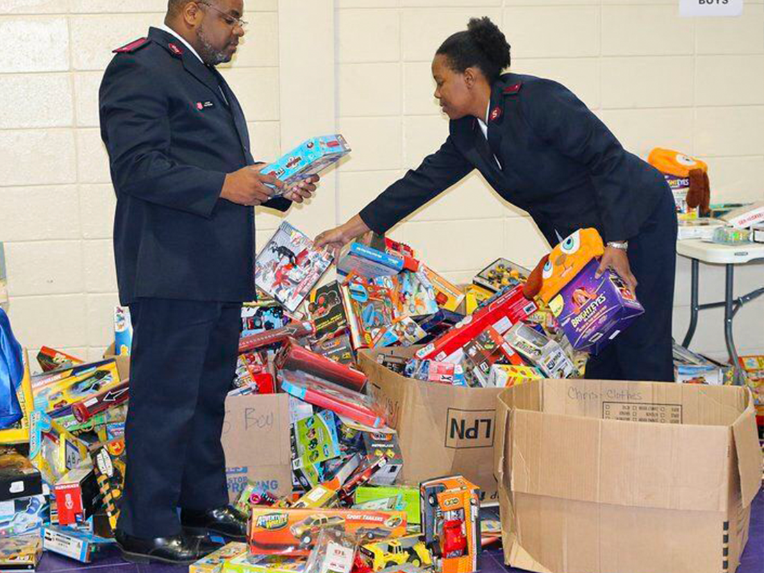 Educators-donate-to-ESF The Valdosta Daily Times Salvation Army Capts. Chris and Tasha Thomas prepare for a past Empty Stocking Fund
